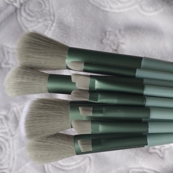 Makeup brushes set. - Picture 3 of 3
